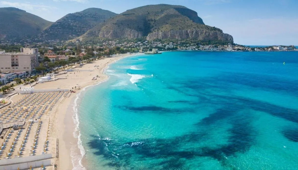 Marina Mondello House Comfort 0*,  Italy